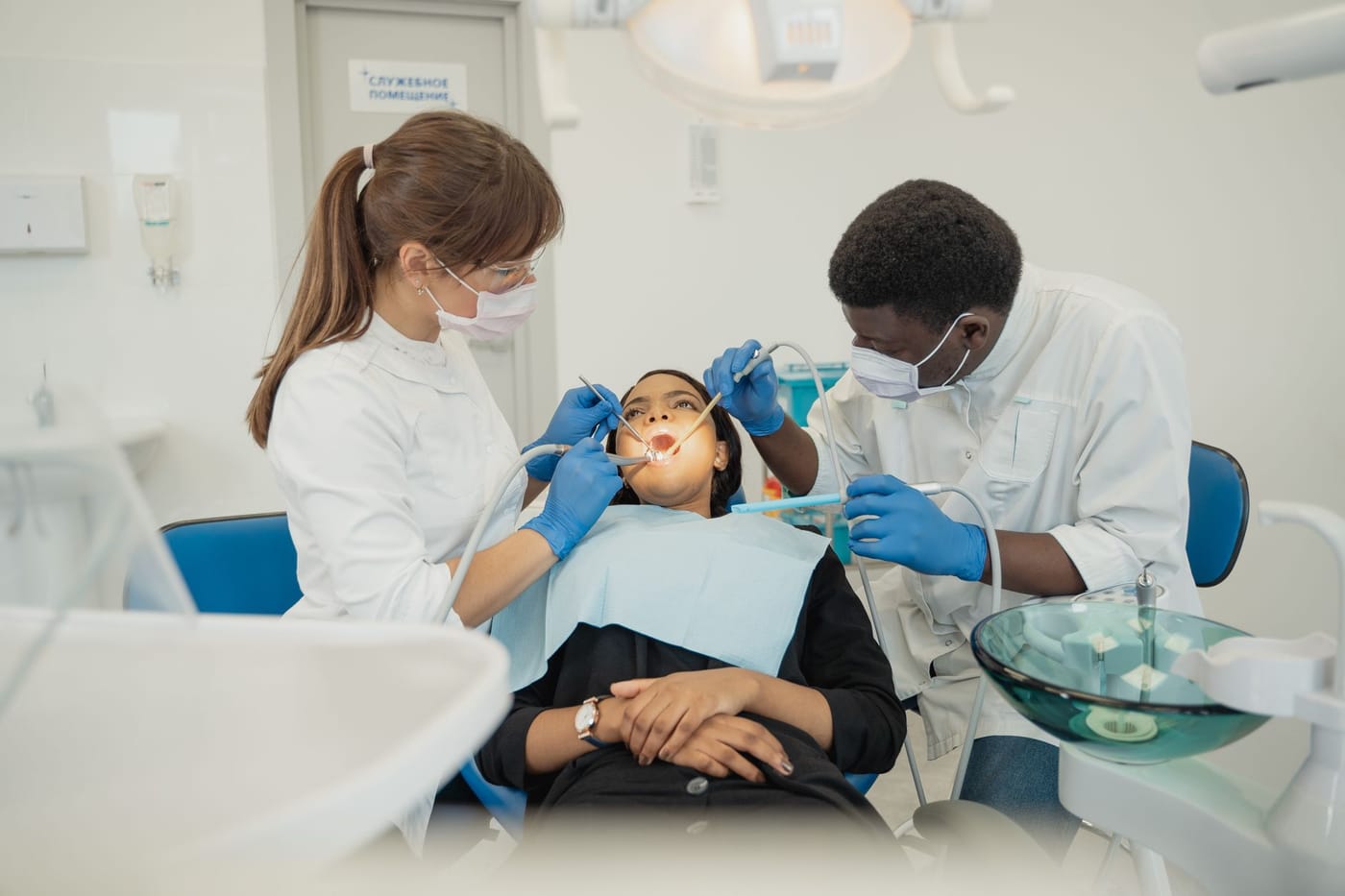 Apparecchio trasparente — medico dentista