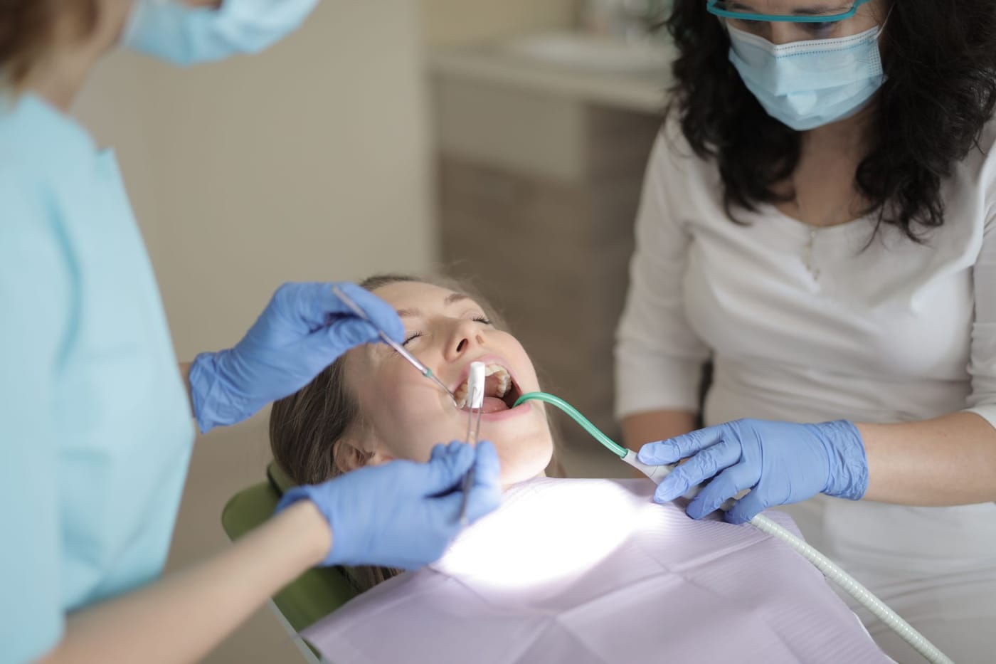 Apparecchio trasparente — medico dentista