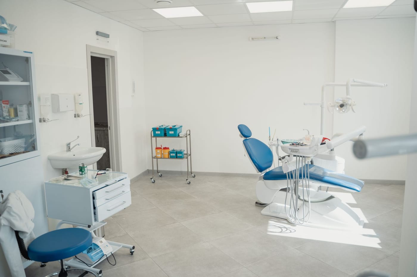 Odontozia e pulizia — medico dentista